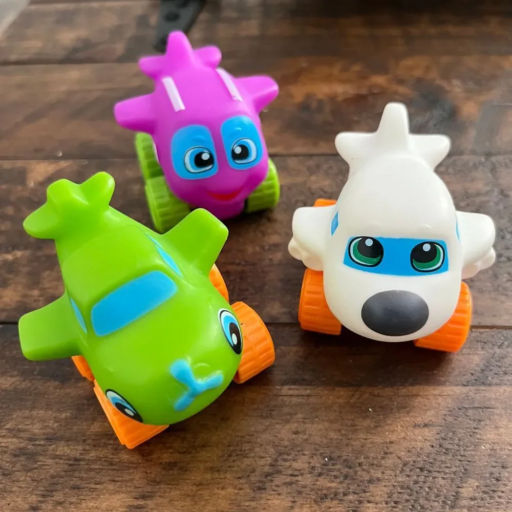 Little airplanes by Spark. Imagine. Create‎
